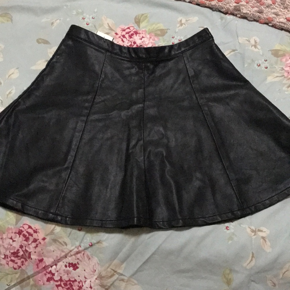 Faux leather mini skirt